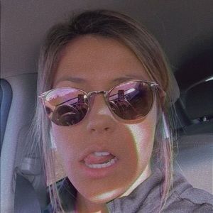 Meet your Posher, Josie